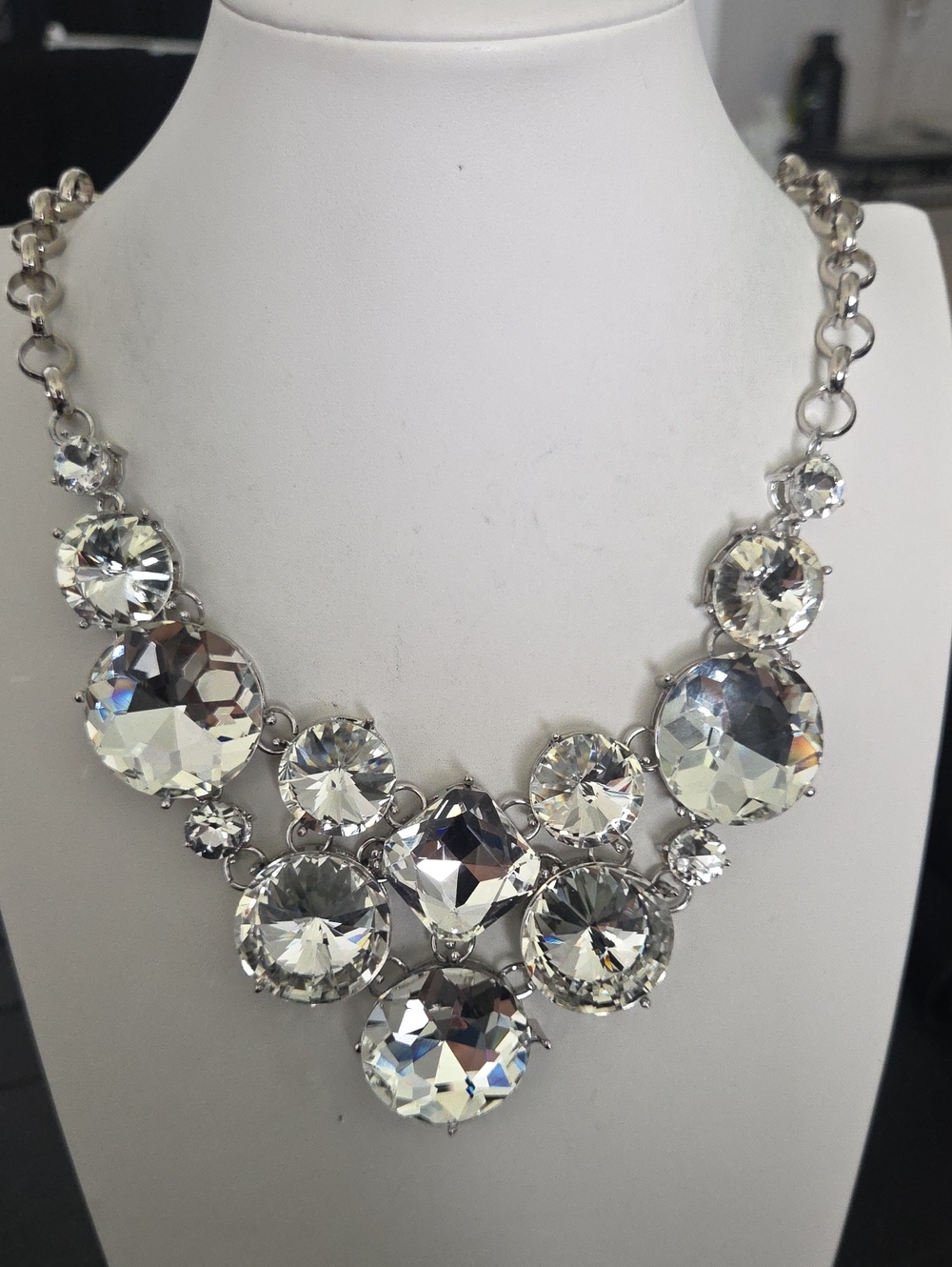 Paparazzi Zi White Rhinestone Necklace NWT